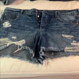 American eagle size 18 shorts.